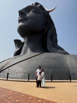 Vishnu Priya Instagram - కనుమ పండుగ శుభాకాంక్షలు 🐄🌾
.
Wearing: @houseofshivasam 🤍
.
#adiyogi #adiyogichikkaballapur🙏✨️ #peace #blessed