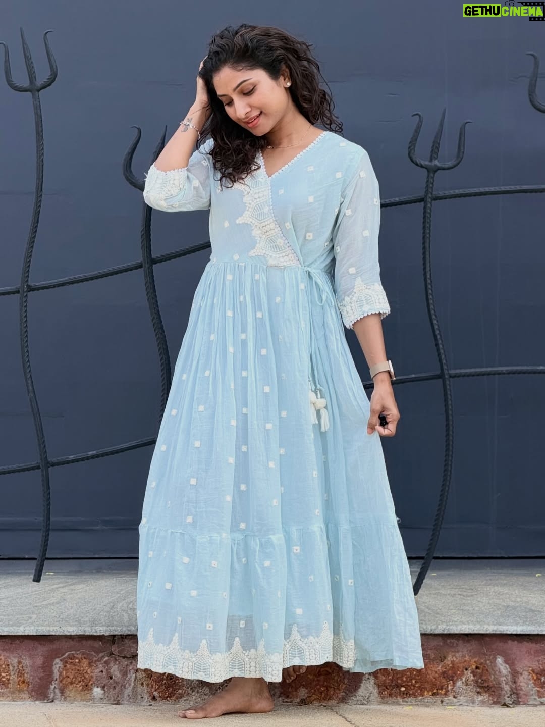 Vishnu Priya - 113.6K Likes - కనుమ పండుగ శుభాకాంక్షలు 🐄🌾
.
Wearing: @houseofshivasam 🤍
.
#adiyogi #adiyogichikkaballapur🙏✨️ #peace #blessed