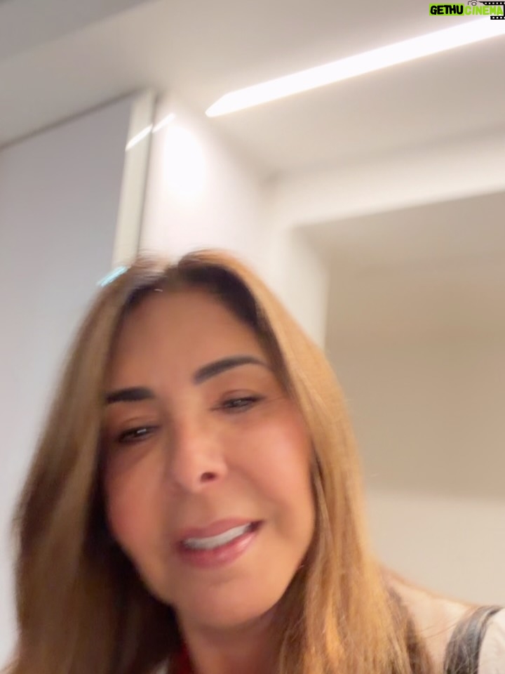 Viviana Gibelli - 142.3K Likes - Esta mañana se fue mi Costilla junto a una delegación de su colegio al HMUN en Boston ( El modelo de Naciones Unidas en Harvard) y yo no puedo estar más orgullosa de él @sebastianakinin 

Un año preparándose para debatir y competir con colegios de muchos países sobre temas de interés mundial y sus soluciones. 

La educación es una herramienta tan poderosa!!! Eso, junto al amor propio y los valores construyen un hombre fuerte, seguro y feliz. 

Gracias a la @washingtonacademy.ccs por esta oportunidad y prepararlos ,a @laserairlinesoficial por las atenciones con todo el grupo y llevarlos con bien y @lainternacionaldeseguros por el respaldo con la póliza de asistencia de viajes para mi hijo por cualquier eventualidad. 

Al final del carrusel les dejé mi reflexión sobre esta experiencia tan enriquecedora. Yo soy mamá gallina y criar hijos independientes ha sido todo un reto para mi corazón. Desliza ➡️

Buen viaje hijo y mucho éxito a todos!Estamos muy bien representados 🇻🇪❤️

Gracias padre!