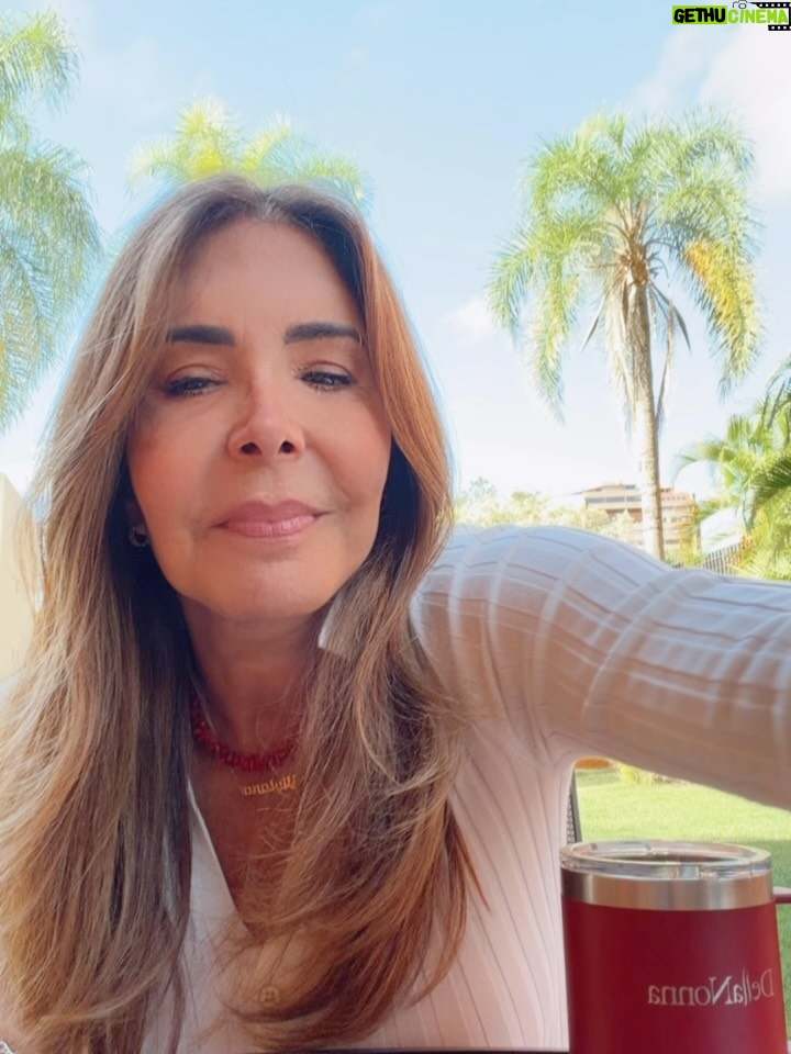 Viviana Gibelli - 142.3K Likes - Esta mañana se fue mi Costilla junto a una delegación de su colegio al HMUN en Boston ( El modelo de Naciones Unidas en Harvard) y yo no puedo estar más orgullosa de él @sebastianakinin 

Un año preparándose para debatir y competir con colegios de muchos países sobre temas de interés mundial y sus soluciones. 

La educación es una herramienta tan poderosa!!! Eso, junto al amor propio y los valores construyen un hombre fuerte, seguro y feliz. 

Gracias a la @washingtonacademy.ccs por esta oportunidad y prepararlos ,a @laserairlinesoficial por las atenciones con todo el grupo y llevarlos con bien y @lainternacionaldeseguros por el respaldo con la póliza de asistencia de viajes para mi hijo por cualquier eventualidad. 

Al final del carrusel les dejé mi reflexión sobre esta experiencia tan enriquecedora. Yo soy mamá gallina y criar hijos independientes ha sido todo un reto para mi corazón. Desliza ➡️

Buen viaje hijo y mucho éxito a todos!Estamos muy bien representados 🇻🇪❤️

Gracias padre!