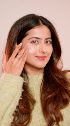 Yashaswinee Raje Singh Instagram - Winter skin needs a little extra care. I’ve been using the Cetaphil moisturiser because the niacinamide and glycerin combo keeps me skin calm and hydrated without feeling heavy.
It’s also dermatologist-recommended, which gives me so much peace of mind.
They have more moisturisers too - head to Amazon & buy yours now! ❄️🧴
@cetaphil_india
#AD #CetaphilIndia #DermatologistRecommended #CetaphilMoisturizer #WinterReady