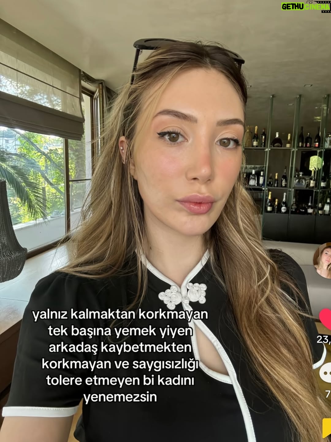Yasmin Erbil - 14.6K Likes - nokta(.)