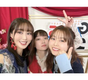 Yoko Hikasa Instagram - 🌸
GAFES2026
ダンまちステージでした！
いのりと千菅ちゃんと森さんと！
松岡くん、大森さん、面白コメントありがとう笑
そして見てくれた皆さんありがとうございますー！

アフレコしている時や放送中は
フレイヤの内面にフォーカスして
心の奥底を表現したくて仕方なかったけれど
しばらく経って落ち着いて見てみると
作品の違う部分に目がいったり
周りのキャラクターの顔や想いが見えたり。
ほんとにあの時は
ベルしか見えてなかったんだなあと気付きましたよ。
恋ってすごいなあ。

今演じたらまた違うものになりそうと思いつつ
あの時フレイヤとしてベルを想って
向かい合った気持ちが正解ですね。ね！

またフレイヤを演じたい☺️

#gafes
#2026
#ダンまち