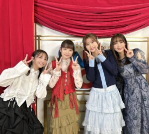 Yoko Hikasa Instagram - 🌸
GAFES2026
ダンまちステージでした！
いのりと千菅ちゃんと森さんと！
松岡くん、大森さん、面白コメントありがとう笑
そして見てくれた皆さんありがとうございますー！

アフレコしている時や放送中は
フレイヤの内面にフォーカスして
心の奥底を表現したくて仕方なかったけれど
しばらく経って落ち着いて見てみると
作品の違う部分に目がいったり
周りのキャラクターの顔や想いが見えたり。
ほんとにあの時は
ベルしか見えてなかったんだなあと気付きましたよ。
恋ってすごいなあ。

今演じたらまた違うものになりそうと思いつつ
あの時フレイヤとしてベルを想って
向かい合った気持ちが正解ですね。ね！

またフレイヤを演じたい☺️

#gafes
#2026
#ダンまち