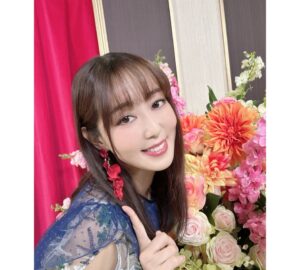 Yoko Hikasa Instagram - 🌸
GAFES2026
ダンまちステージでした！
いのりと千菅ちゃんと森さんと！
松岡くん、大森さん、面白コメントありがとう笑
そして見てくれた皆さんありがとうございますー！

アフレコしている時や放送中は
フレイヤの内面にフォーカスして
心の奥底を表現したくて仕方なかったけれど
しばらく経って落ち着いて見てみると
作品の違う部分に目がいったり
周りのキャラクターの顔や想いが見えたり。
ほんとにあの時は
ベルしか見えてなかったんだなあと気付きましたよ。
恋ってすごいなあ。

今演じたらまた違うものになりそうと思いつつ
あの時フレイヤとしてベルを想って
向かい合った気持ちが正解ですね。ね！

またフレイヤを演じたい☺️

#gafes
#2026
#ダンまち