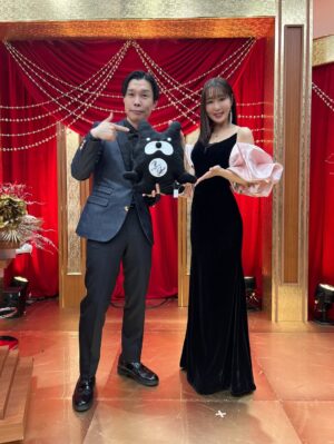 Yoko Hikasa Instagram - 👑
アニメトレンド大賞2025
改めましてありがとうございました〜
ぽんこつMCでしたーーー😂
もう岩井さんが天才すぎて！
場の空気を全て作ってくださってて！
落ち着いたまわし流石すぎました✨
ゲストの皆さんや受賞の皆さんも素敵で、
ミャクミャク＆デク＆タコピーが集まると
スタジオがぎゅうぎゅうで、
年末に相応しい賑やかさでしたーー！

来年もたくさんのアニメや音楽が生まれて
きっと皆さんの心を震わせてくれるはず！

ということで皆様良いお年を〜✨

#アニメトレンド大賞
#仕込まれた女優ライトまじ神
