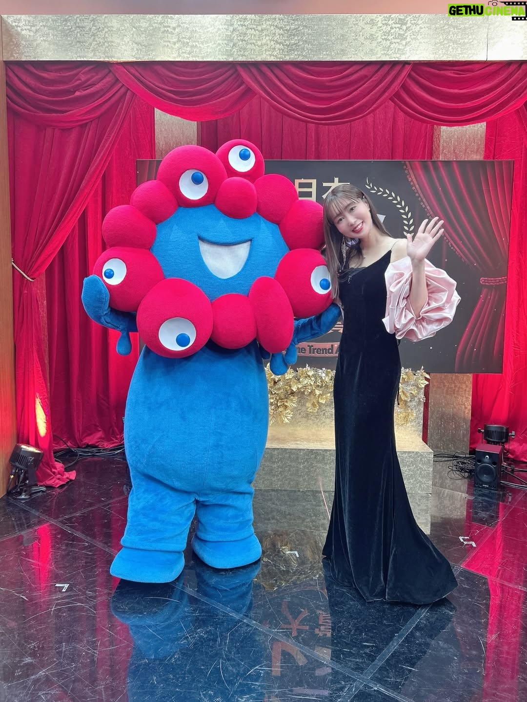 Yoko Hikasa - 10.1K Likes - 👑
アニメトレンド大賞2025
改めましてありがとうございました〜
ぽんこつMCでしたーーー😂
もう岩井さんが天才すぎて！
場の空気を全て作ってくださってて！
落ち着いたまわし流石すぎました✨
ゲストの皆さんや受賞の皆さんも素敵で、
ミャクミャク＆デク＆タコピーが集まると
スタジオがぎゅうぎゅうで、
年末に相応しい賑やかさでしたーー！

来年もたくさんのアニメや音楽が生まれて
きっと皆さんの心を震わせてくれるはず！

ということで皆様良いお年を〜✨

#アニメトレンド大賞
#仕込まれた女優ライトまじ神