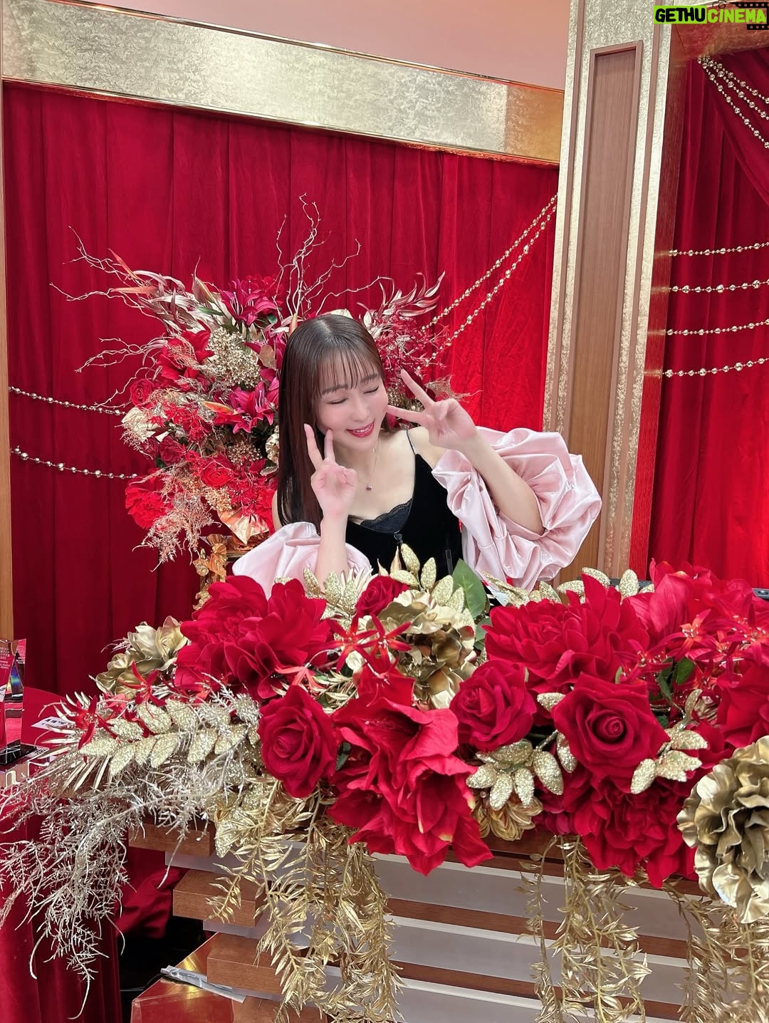 Yoko Hikasa - 10.1K Likes - 👑
アニメトレンド大賞2025
改めましてありがとうございました〜
ぽんこつMCでしたーーー😂
もう岩井さんが天才すぎて！
場の空気を全て作ってくださってて！
落ち着いたまわし流石すぎました✨
ゲストの皆さんや受賞の皆さんも素敵で、
ミャクミャク＆デク＆タコピーが集まると
スタジオがぎゅうぎゅうで、
年末に相応しい賑やかさでしたーー！

来年もたくさんのアニメや音楽が生まれて
きっと皆さんの心を震わせてくれるはず！

ということで皆様良いお年を〜✨

#アニメトレンド大賞
#仕込まれた女優ライトまじ神