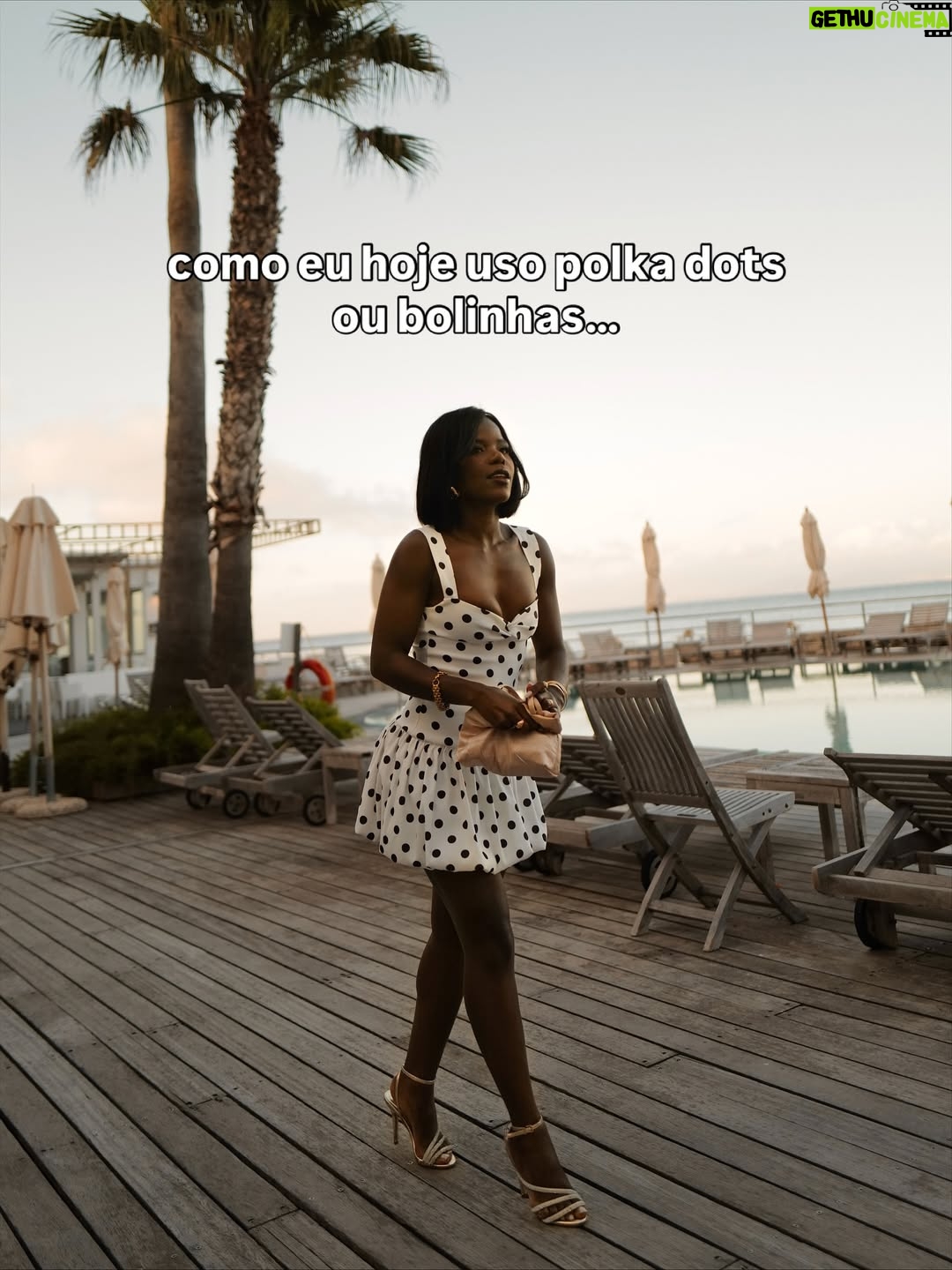 Yolanda Tati - 17.5K Likes - Parabéns para mim 🥹🎂🥳 A minha vida é feita de contrastes. E não é sobre ser melhor ou pior, é sobre o enorme presente de poder continuar a crescer e a eterna loucura de continuar a SONHAR.

Obrigada a todos, sempre, por tudo. 🍾 Parabéns para mim e parabéns para o meu marido e meu melhor amigo que faz anos no mesmo dia que eu!!!

Hoje é dia de celebrar com a minha família amada, vocês também são parte de tudo isto e muito importantes para mim: Quero os vossos parabéns!!!!! 🎉🥰❤️🌟🥂