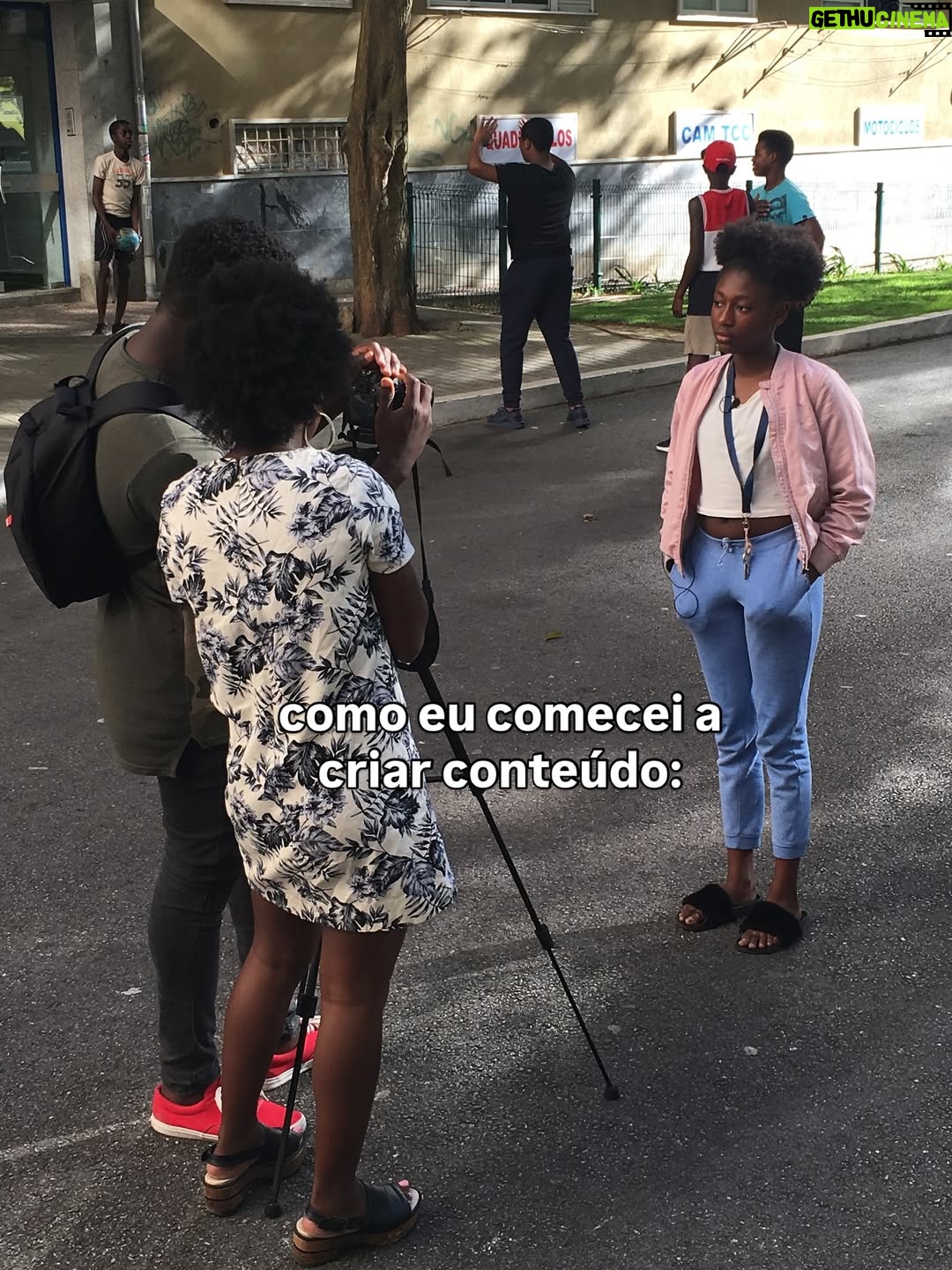 Yolanda Tati - 17.5K Likes - Parabéns para mim 🥹🎂🥳 A minha vida é feita de contrastes. E não é sobre ser melhor ou pior, é sobre o enorme presente de poder continuar a crescer e a eterna loucura de continuar a SONHAR.

Obrigada a todos, sempre, por tudo. 🍾 Parabéns para mim e parabéns para o meu marido e meu melhor amigo que faz anos no mesmo dia que eu!!!

Hoje é dia de celebrar com a minha família amada, vocês também são parte de tudo isto e muito importantes para mim: Quero os vossos parabéns!!!!! 🎉🥰❤️🌟🥂