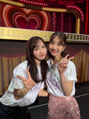 Yui Oguri Instagram - #AKB48は青春ですin武道館
６公演走り切りました🎤❤️‍🔥
お越しいただいた皆様もHulu配信でご覧いただいた皆様も
本当にありがとうございました。

AKBに入りたいと思うきっかけをくれた
憧れの先輩たちとステージに立たせて頂き嬉しさと同時に
表情、パフォーマンス、発言の力強さ、
そして現役メンバーたちを立ててくださろうとしたり
アイドルとして、人として学ぶことが多くて改めて偉大さを感じた反面、自分たちの課題を見つけることもできました。

歴史を紡いできたグループのそれぞれの時代の良さをしっかりと届けていくのは現役の私達の役目だと思っています。

これから自分達で登らなければ見えない景色を
自分達で見れるようにこの気持ちを大切にして
この先もAKB48は進んでいきたいと思います。

最後に。
AKBの今も応援してくれて寄り添ってくれる卒業生の皆さん
本当に感謝しています。
武道館は一生の思い出で宝物です。
どの時代のAKBも大好きです、ありがとうございました！

#あの頃青春でしたこれから青春です 
#AKB48
#AKB武道館