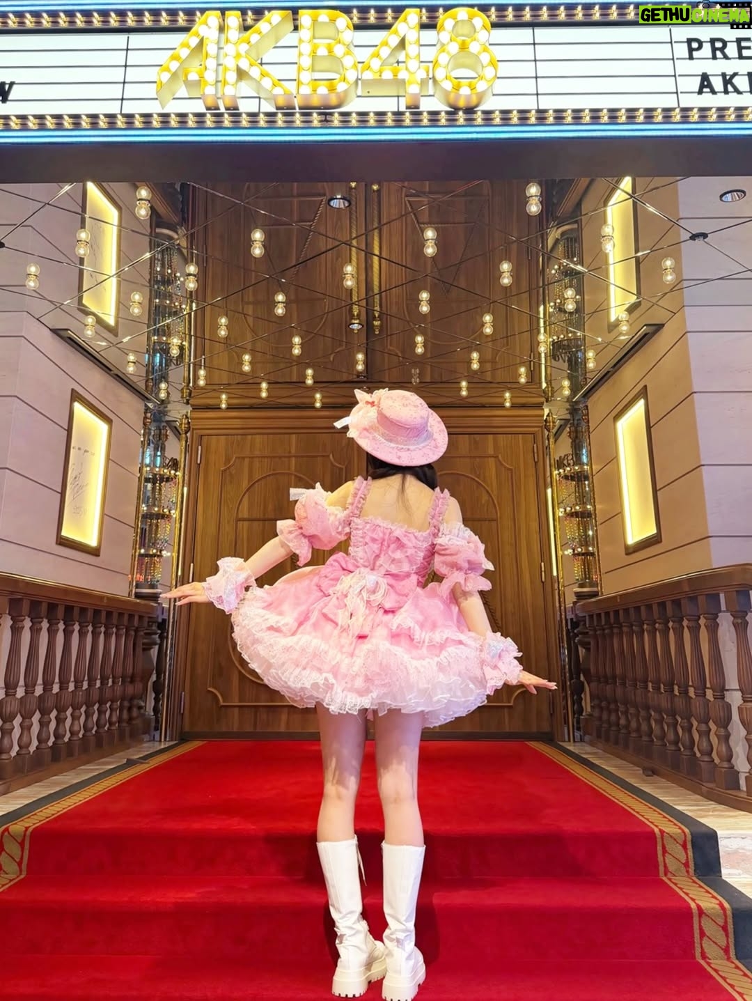 Yui Oguri - 44.8K Likes - 🪄🎀『アイドルなんかじゃなかったら』🎀🪄

〜JKT48🇮🇩ver〜
MV出演させて頂いています😌

62ndセンターを務めさせて頂いた
私にとっても大事な曲なので
JKT48表題曲として歌って頂けて私もとても嬉しいです…！
久しぶりに会えたJKTメンバーみんな可愛かったぁ〜👼🏻

AKB48verとはまた違うアイドルに憧れを持つ女の子(フィオニー)がアイドルになる? MVです💭🎤

ぜひ観てねー！！✔️

#アイドル衣装 
#アイドルメイク 
#ピンクメイク 
#アイドルなんかじゃなかったら
#AKB48