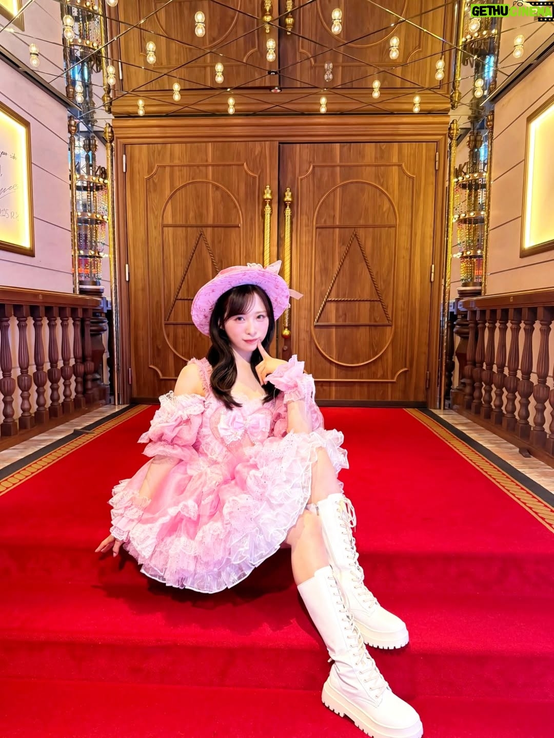 Yui Oguri - 44.8K Likes - 🪄🎀『アイドルなんかじゃなかったら』🎀🪄

〜JKT48🇮🇩ver〜
MV出演させて頂いています😌

62ndセンターを務めさせて頂いた
私にとっても大事な曲なので
JKT48表題曲として歌って頂けて私もとても嬉しいです…！
久しぶりに会えたJKTメンバーみんな可愛かったぁ〜👼🏻

AKB48verとはまた違うアイドルに憧れを持つ女の子(フィオニー)がアイドルになる? MVです💭🎤

ぜひ観てねー！！✔️

#アイドル衣装 
#アイドルメイク 
#ピンクメイク 
#アイドルなんかじゃなかったら
#AKB48