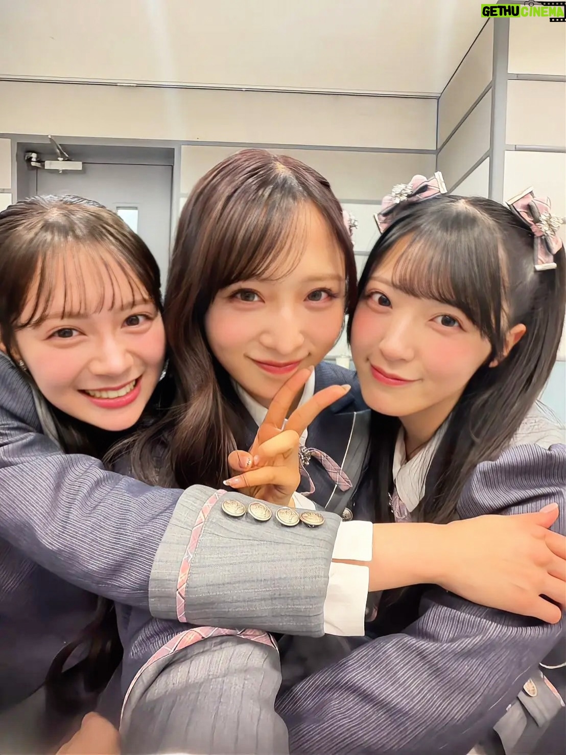 Yui Oguri - 17K Likes - AKB48 67枚目新曲 『名残り桜』
⚡️CDTVライブ!ライブ ! で初披露しました！⚡️

・3枚目はかわいい子達にに挟まれて幸せな図☺︎

ももちゃんの初センター曲！
@momoka_ito1206  頑張ろうね！☺️🌸

観た方は感想おしえてね〜！

#AKB48
#小栗有以
#名残り桜　#CDTVライブライブ
#横流しヘア