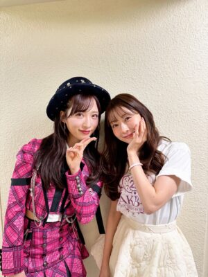 Yui Oguri Instagram - #AKB48は青春ですin武道館
６公演走り切りました🎤❤️‍🔥
お越しいただいた皆様もHulu配信でご覧いただいた皆様も
本当にありがとうございました。

AKBに入りたいと思うきっかけをくれた
憧れの先輩たちとステージに立たせて頂き嬉しさと同時に
表情、パフォーマンス、発言の力強さ、
そして現役メンバーたちを立ててくださろうとしたり
アイドルとして、人として学ぶことが多くて改めて偉大さを感じた反面、自分たちの課題を見つけることもできました。

歴史を紡いできたグループのそれぞれの時代の良さをしっかりと届けていくのは現役の私達の役目だと思っています。

これから自分達で登らなければ見えない景色を
自分達で見れるようにこの気持ちを大切にして
この先もAKB48は進んでいきたいと思います。

最後に。
AKBの今も応援してくれて寄り添ってくれる卒業生の皆さん
本当に感謝しています。
武道館は一生の思い出で宝物です。
どの時代のAKBも大好きです、ありがとうございました！

#あの頃青春でしたこれから青春です 
#AKB48
#AKB武道館