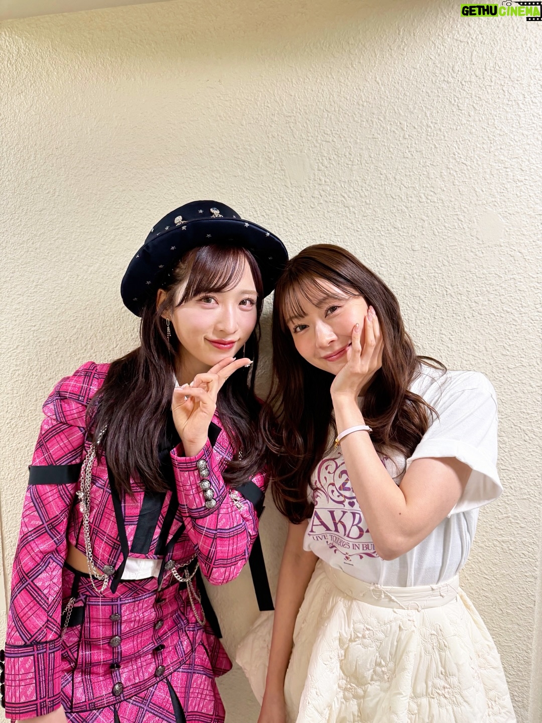 Yui Oguri - 47.3K Likes - #AKB48は青春ですin武道館
６公演走り切りました🎤❤️‍🔥
お越しいただいた皆様もHulu配信でご覧いただいた皆様も
本当にありがとうございました。

AKBに入りたいと思うきっかけをくれた
憧れの先輩たちとステージに立たせて頂き嬉しさと同時に
表情、パフォーマンス、発言の力強さ、
そして現役メンバーたちを立ててくださろうとしたり
アイドルとして、人として学ぶことが多くて改めて偉大さを感じた反面、自分たちの課題を見つけることもできました。

歴史を紡いできたグループのそれぞれの時代の良さをしっかりと届けていくのは現役の私達の役目だと思っています。

これから自分達で登らなければ見えない景色を
自分達で見れるようにこの気持ちを大切にして
この先もAKB48は進んでいきたいと思います。

最後に。
AKBの今も応援してくれて寄り添ってくれる卒業生の皆さん
本当に感謝しています。
武道館は一生の思い出で宝物です。
どの時代のAKBも大好きです、ありがとうございました！

#あの頃青春でしたこれから青春です 
#AKB48
#AKB武道館