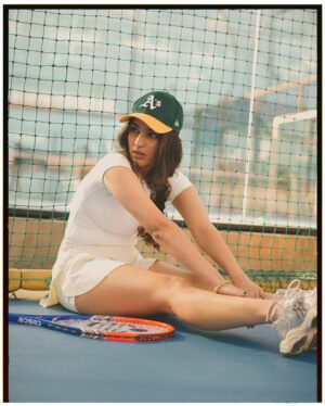 Yukti Thareja Instagram - Grateful to @rahul.bhatt._ for catching these in-between moments🤍