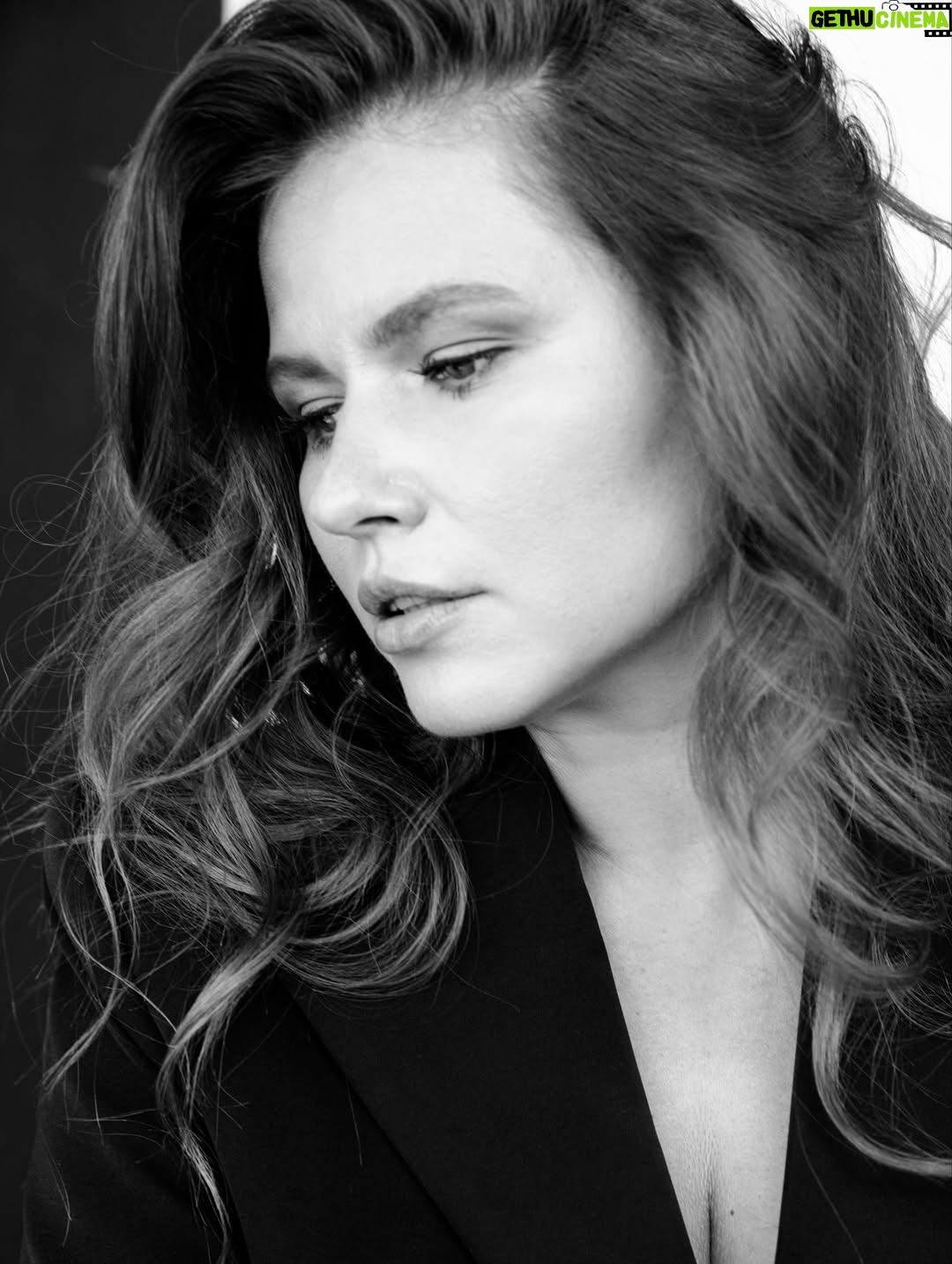 Yuliya Topolnitskaya - 3.9K Likes - 📷 - @prokhorova.maria_ 
💄- @emanova_styliste