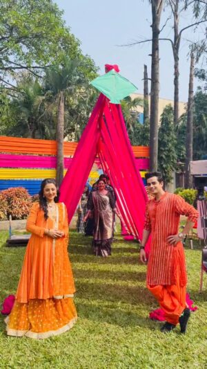 Zalak Desai Instagram - ONE YEAR COMPLETED 🧿🧿🧿
“The KOTHARI FAMILY - where the Power speaks. A dynasty of sophistication, elegance and opulence . Beneath their regal charm lies a story waiting to unfold—dramatic, powerful, and unforgettable.” Get ready for a storm of emotions and untold stories in Anupamaa’s world! Watch #anupamaa at 10 pm on Star Plus.

@officialrahilazam @alkabadolakaushal @zalakdesaiii @khajuriashivam24 @sprehaa @adrija_roy_official @mazher.sayed @shiwani_chakraborty @jatinsurii @imsatyatiwari @sheershaaaa #kotharifamily #premandrahi #familygoals royalfamily graceandelegance timeless charm bondoftogetherness familyfirst dailysoap drama staytuned #directorskutproduction viralpost