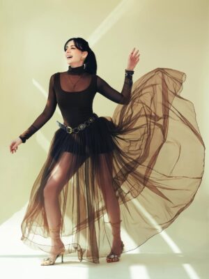 Zoya Afroz Instagram - #Taskaree Promotions 💥
@netflix_in @fridaystorytellers 

Makeup @niccky_rajaanie 
Hair @noori_hairstylist 
Photography @saurabhdalvi_photography
Outfit @ivoryrose.in
Hand cuffs @nihiraa_india via @elancommunications
Heels @two.ate
Styled by @malkitjgill with @deepika_ramnani
Style team @styledbysakshirajput