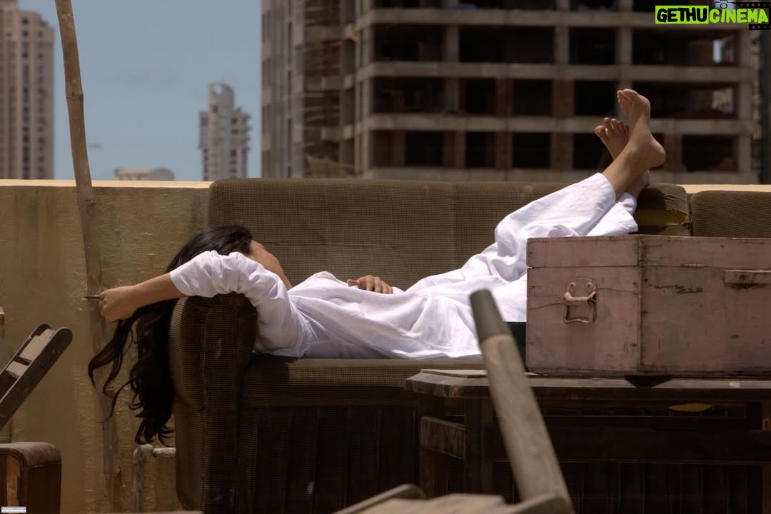 Zoya Akhtar - 23.5K Likes - Luck By Chance 2008 ♥️ Those were the days: 

1. It was my first 
2. We shot on film 
3. We had prints 
4. Romance ruled the screen
5. My first hero was my first hero 
6. The skies were blue 
7. Actors were friends that hung out on set
8. This was a nuanced conversation 
9. Akira was a baby 
10. Carlos was a kid 
11. Reema and me were unofficial co-writers 
12. No one looked at their phones in the morning 
13. Life was a dream 😊