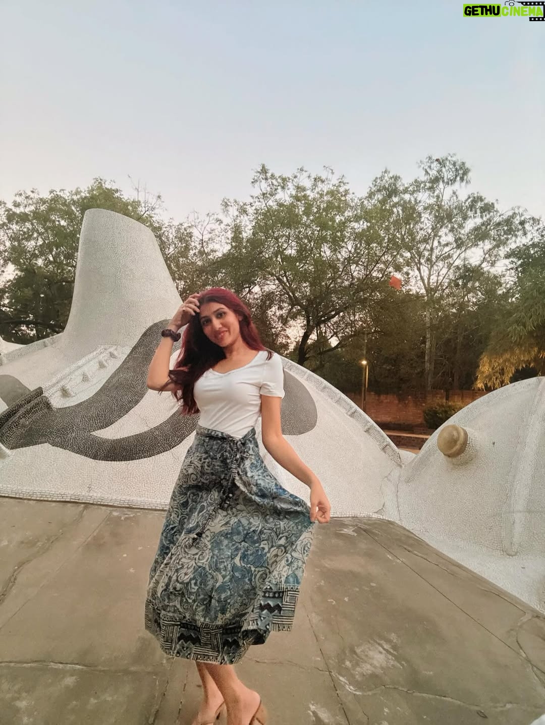 netri nisarg trivedi - 2.4K Likes - 🎵You’ve got me hypnotized, so mesmerized
And I just got to know
🎶