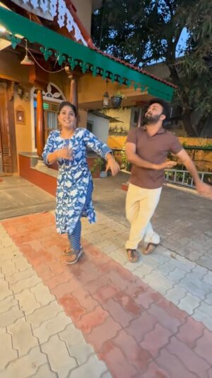 sathya sai krishnan Instagram - ❤️ Meaning a Pakaathingaa Vibe a Paarungaa Makkaleee 😎🔥😍❤️
.
.
.
.
.
.
.
.
.
#dance #dancer #dancers #srilanka #vibe