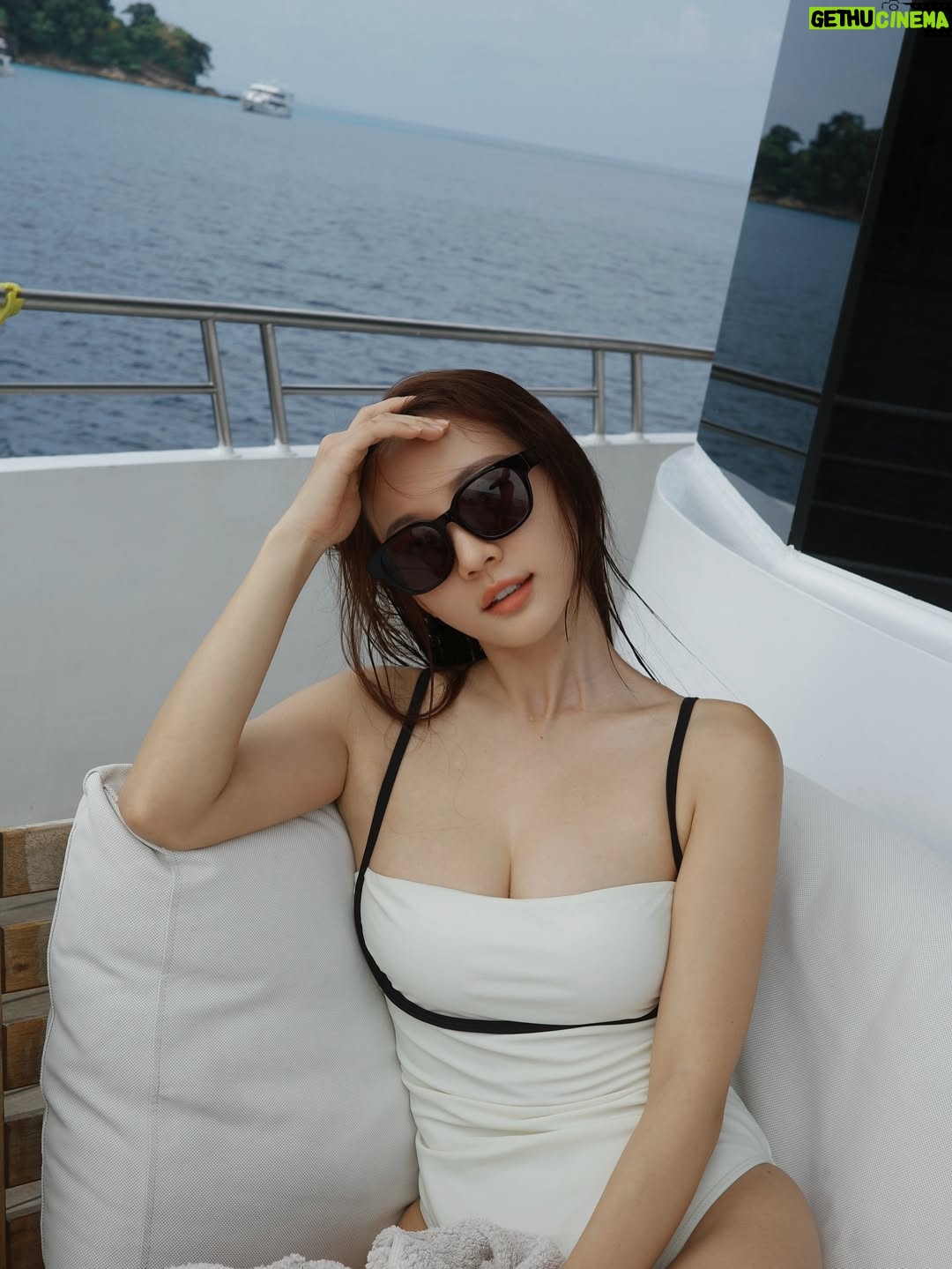 林莎 - 70.7K Likes - 希望今年不只一趟 🤿🌊

阿我沒有一直在玩啦
這幾天出食尚玩家外景 🎬 ！！
⋯好像也是吃喝玩樂～♪( ´▽｀)
