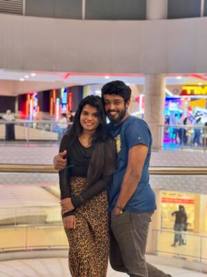 Aarthi Chandran Instagram - Just realised that I would never have perfect photos with this bunch and I wouldn't have it any other way 🥹🫂🧿🫀✨♥️

#mableaarthi #arcade #newyear #explore #tamil