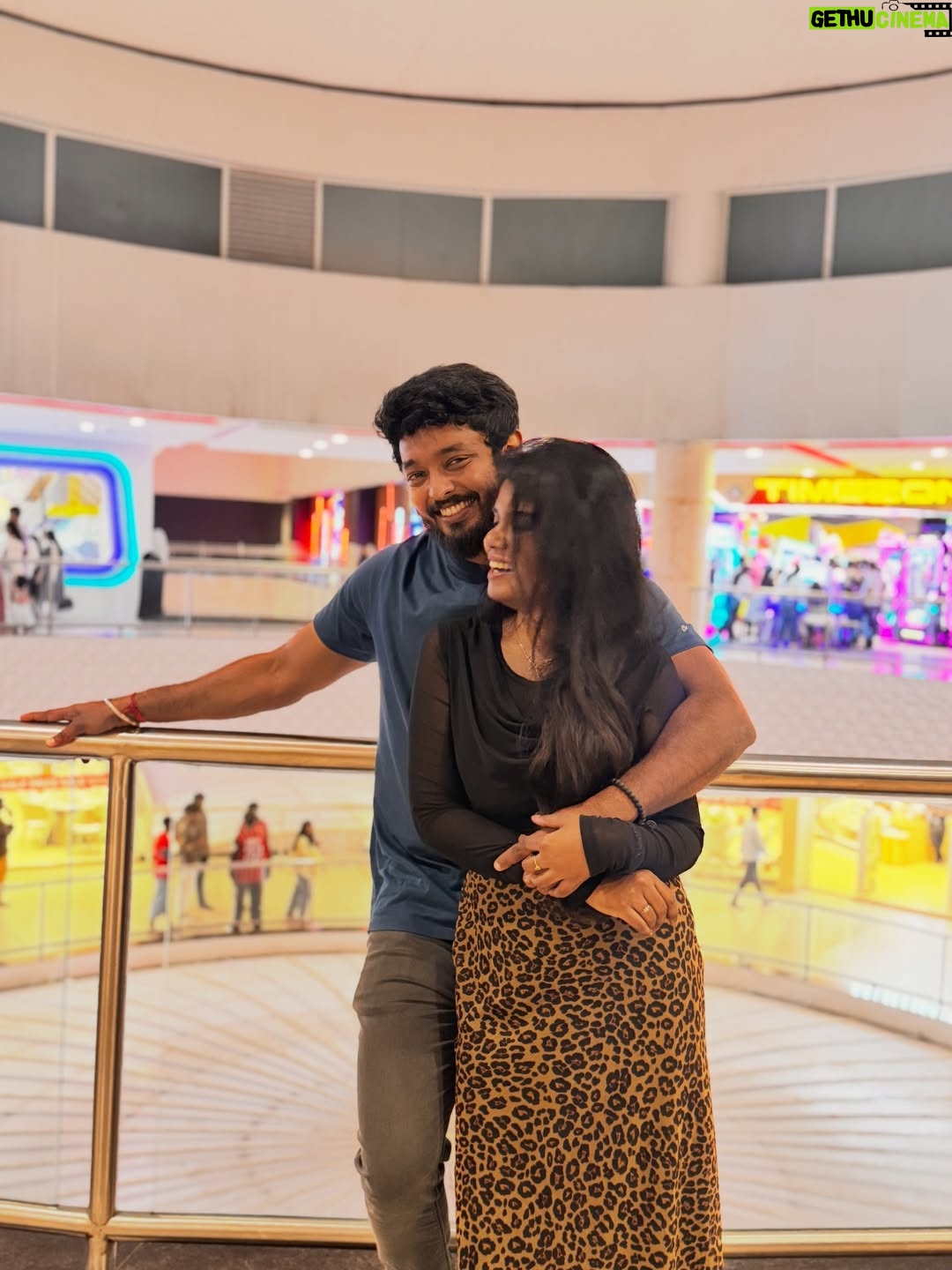 Aarthi Chandran - 9.2K Likes - Just realised that I would never have perfect photos with this bunch and I wouldn't have it any other way 🥹🫂🧿🫀✨♥️

#mableaarthi #arcade #newyear #explore #tamil