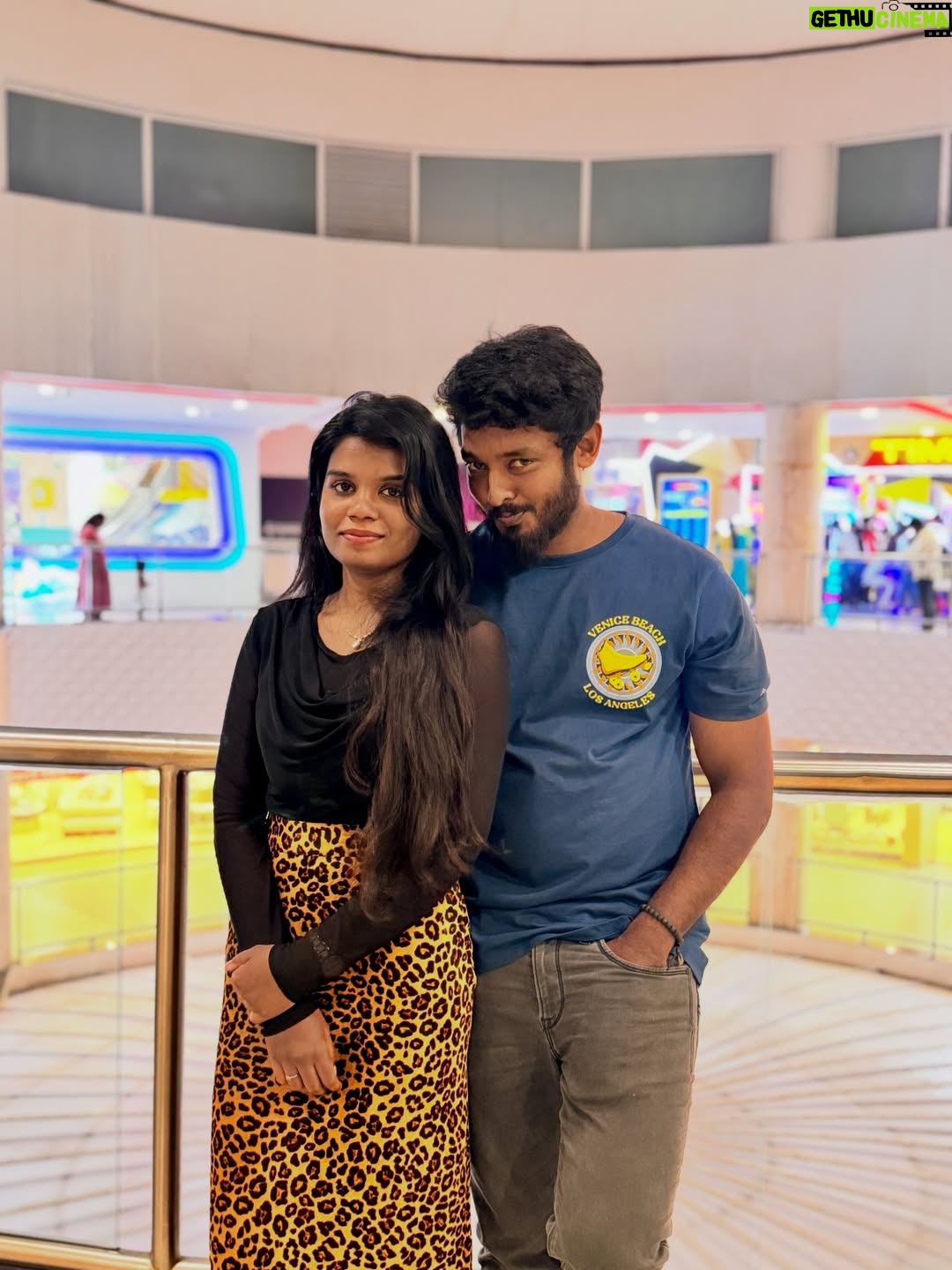 Aarthi Chandran - 9.2K Likes - Just realised that I would never have perfect photos with this bunch and I wouldn't have it any other way 🥹🫂🧿🫀✨♥️

#mableaarthi #arcade #newyear #explore #tamil