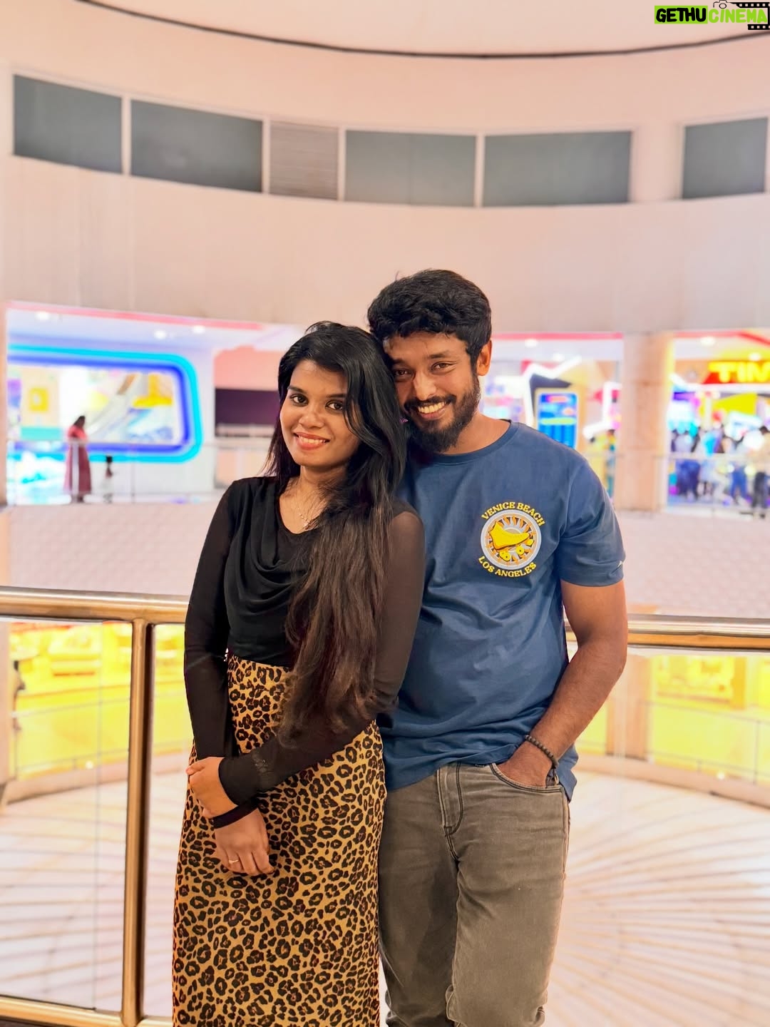 Aarthi Chandran - 9.2K Likes - Just realised that I would never have perfect photos with this bunch and I wouldn't have it any other way 🥹🫂🧿🫀✨♥️

#mableaarthi #arcade #newyear #explore #tamil
