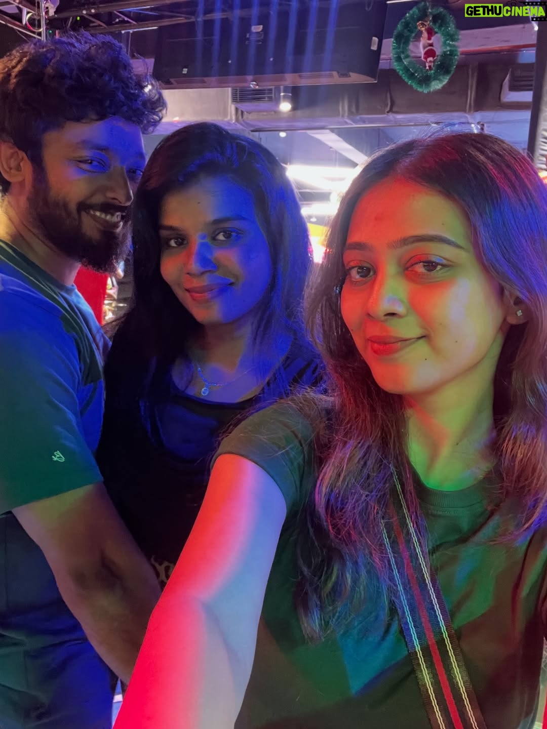 Aarthi Chandran - 9.2K Likes - Just realised that I would never have perfect photos with this bunch and I wouldn't have it any other way 🥹🫂🧿🫀✨♥️

#mableaarthi #arcade #newyear #explore #tamil