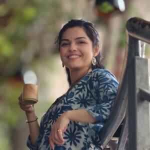 Aarya Ambekar Instagram - Soft light, softer mind! Pre-recording calm..✨🧿
Perfectly captured by @akki_paranjape_ 
5th is my fav.! And your fav is?