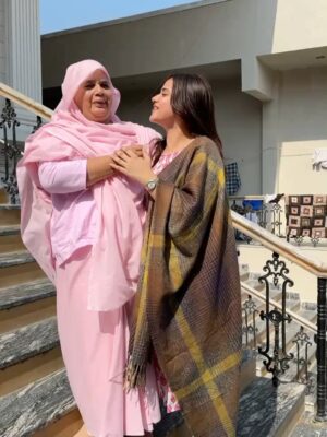 Aashi Sahni Instagram - It still feels like a dream. I wish I could wake up from this sleep and see you standing in front of me, and hug you tightly. I don’t understand how everything changed so suddenly. I was living without Papa because you were there… now you’re gone too. I don’t know how to live anymore. I never even imagined this day would come. I always believed you would be with me forever. Now I don’t know how to go on. I’m really scared.

I never knew how to live without you, and now I don’t know how to learn either. If not in this life, then in the next one, please stay with me always, forever.

I wish I had told you “I love you” to your face. I should have said it.

I love you. You were the best mother in the world, and you will always be my mother. I miss you so much.

The only comfort I have is that you’re with papa now at least you’re together.

Rest in peace

Your daughter,
Aashi