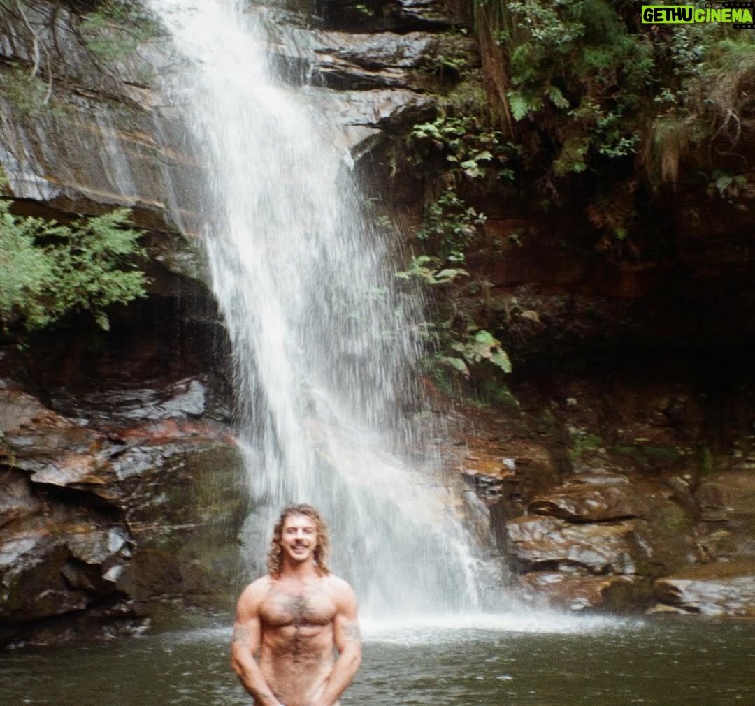 Abbie Chatfield - 25.6K Likes - a lil family getaway to the blue mountains !!!!!