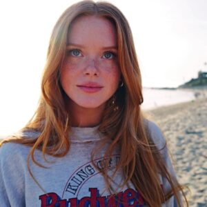Actress Abigail Cowen HD Photos and Wallpapers October 2025
