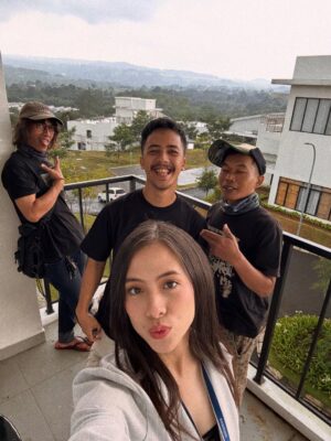 Adhisty Zara Instagram - biar gak sedih sedih amat~~~~ post bcw dumpiezz duluuuu😛