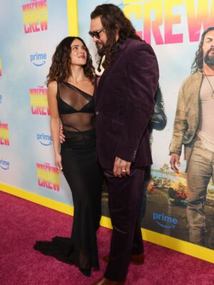 Adria Arjona Instagram - NYC! The Wrecking Crew premiere with mi amor @adriaarjona 
Mahalo to New York, the cast, crew, and producers.
@primemovies streaming January 28.
Aloha, J 🤙🏽