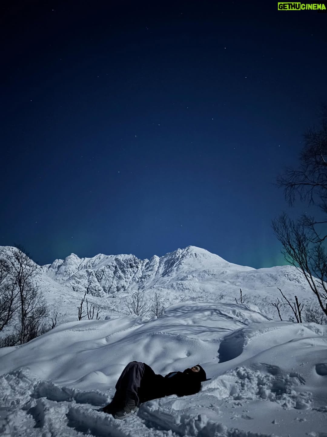 Ahn Eun-jin - 423.9K Likes - Northern Lights 🌌✨