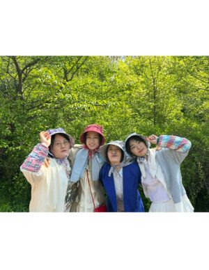 Ahn Eun-jin Instagram - 마더TF팀 모이모이🌿