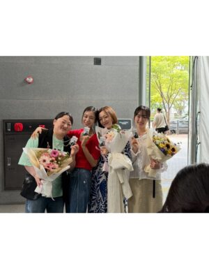 Ahn Eun-jin Instagram - 마더TF팀 모이모이🌿