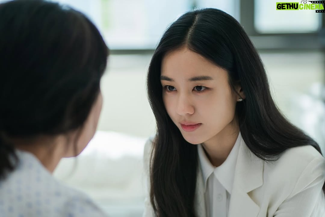 Ahn Eun-jin - 454.5K Likes - 고모조모🩶

#DynamiteKiss