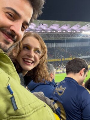 Ahsen Eroğlu Instagram - Güle güle 2025 hadi canım 👋 daha güzel günlere yer açalım hadi olduu… 🙋🏼‍♀️ 💛🩶🤎