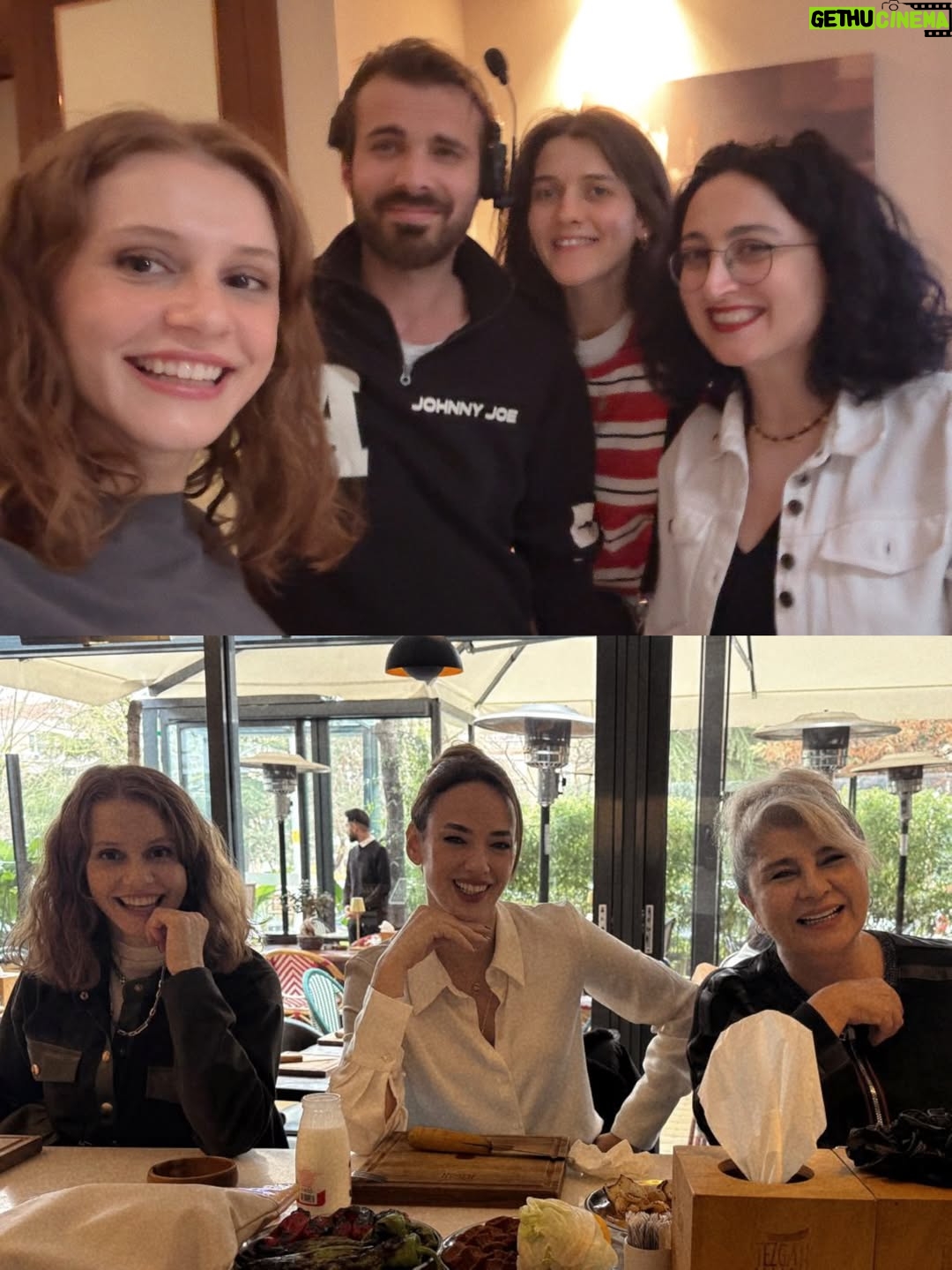 Ahsen Eroğlu - 79.7K Likes - Ah leyleklerin dostu serseri Çidom sana veda etmek de varmış. Fotoğrafta olmayan, kamera önü/arkası tüm ekibe kocaman bir teşekkür borçluyum. Uzun soluklu olmasa da birbirimize çok değerli bir arkadaşlık bıraktık geride. Sizi seviyorum canlarım 🫶🏼❤️ 🕊️🪿

#RüyaGibisonsuzdur @ruyagibidizi @tmcfilm @showtv
