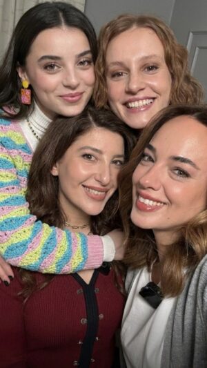 Ahsen Eroğlu Instagram - Set vlogu da geldii🥳 Bugün günlerden #RüyaGibi 💃🏻✨