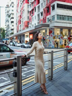 Aimee Chan Instagram - Hi Sunday ! 🤗 What’s everyone up to today? 

 @selfportrait_hongkong #chill #fashion