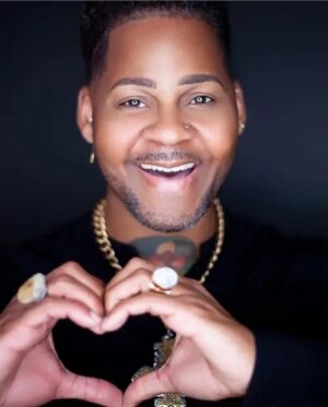 Aisha Tyler Instagram - This beautiful soul had a stroke. Geno, a brilliant makeup artist, has devoted his life to helping others feel confident, beautiful, and truly seen. His artistry is more than makeup — it is transformation, empowerment, and love. After beating cancer in 2018, he founded the nonprofit Strokes of Hope, offering beauty sessions and self-care packages to cancer patients. Now, Geno is in the most difficult fight of his life. His mother is raising money to fund the intensive care needed to rehabilitate him and get him back on his feet. Every dollar donated moves Geno one step closer to regaining his strength, his independence, and the career he built with such passion. This isn’t just about therapy — it’s about giving him back his future. It’s about giving him the opportunity to return to the craft he loves. As someone whose family has been touched by stroke I know how difficult these challenges can be. His family will be grateful for whatever support may come, from donations to prayers to shares. 

Link in my bio 🌹🙏🏾♥️