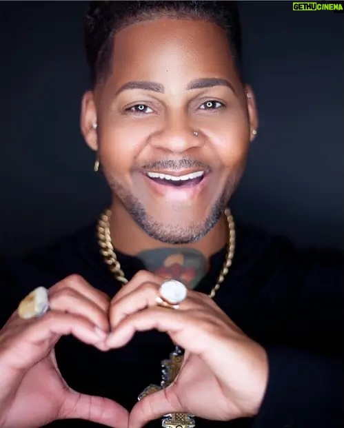 Aisha Tyler - 4.7K Likes - This beautiful soul had a stroke. Geno, a brilliant makeup artist, has devoted his life to helping others feel confident, beautiful, and truly seen. His artistry is more than makeup — it is transformation, empowerment, and love. After beating cancer in 2018, he founded the nonprofit Strokes of Hope, offering beauty sessions and self-care packages to cancer patients. Now, Geno is in the most difficult fight of his life. His mother is raising money to fund the intensive care needed to rehabilitate him and get him back on his feet. Every dollar donated moves Geno one step closer to regaining his strength, his independence, and the career he built with such passion. This isn’t just about therapy — it’s about giving him back his future. It’s about giving him the opportunity to return to the craft he loves. As someone whose family has been touched by stroke I know how difficult these challenges can be. His family will be grateful for whatever support may come, from donations to prayers to shares. 

Link in my bio 🌹🙏🏾♥️