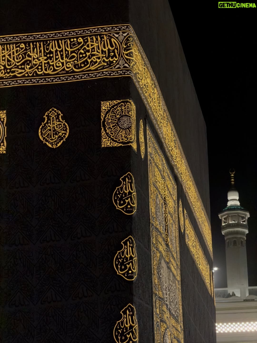 Aisha Zafar Khan - 19.7K Likes - I wasn’t asking for miracles 
I wasn’t searching for answers
I was simply there, present, calm, and full.

I held my baby, moved slowly, and allowed myself to feel the moment fully

My first Umrah as a mother is a memory I’ll carry with the same gentleness I carried my child 🤍